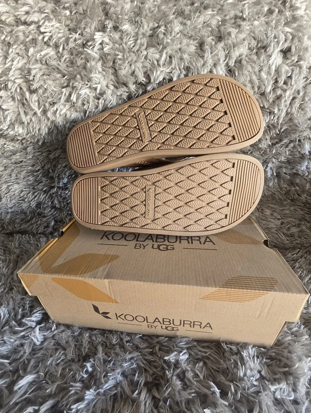 Koolaburra Men’s Chestnut Suede Toe-Post Sandals